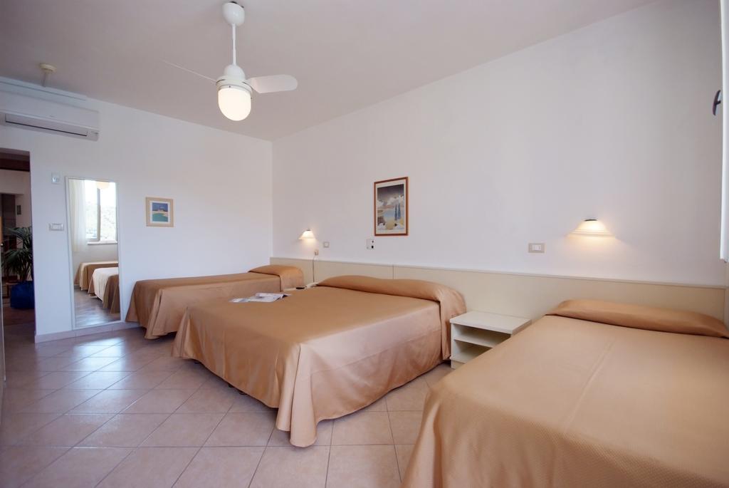 Hotel Dino كابوليفيري المظهر الخارجي الصورة