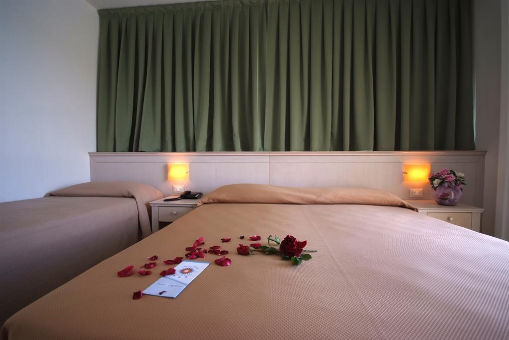 Hotel Dino كابوليفيري الغرفة الصورة