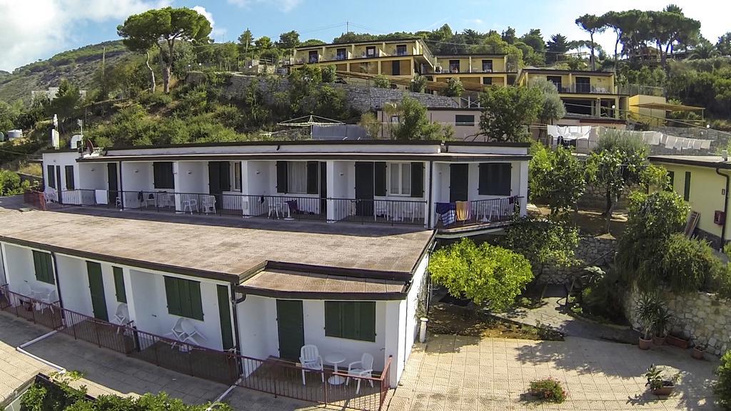 Hotel Dino كابوليفيري المظهر الخارجي الصورة